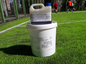 klej-dlja-iskusstvennoj-travy-foto1